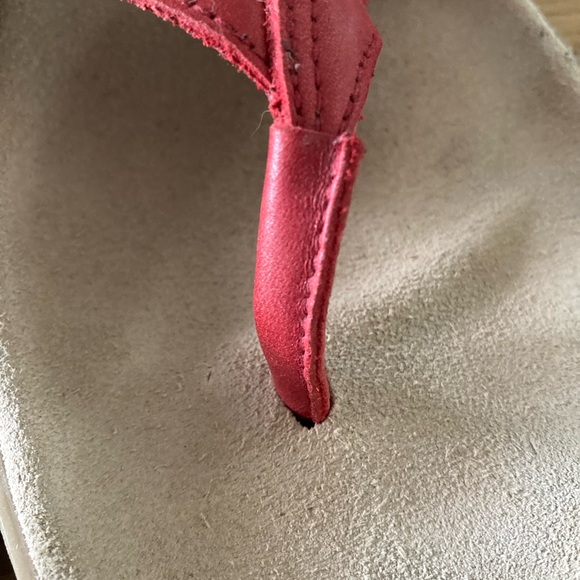 Bass Size 11 Red Thong Sandals - Picture 6 of 7
